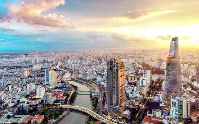 Standard Chartered raises Viet Nam's 2022 GDP growth forecast to 7.5 percent - Ảnh 1.