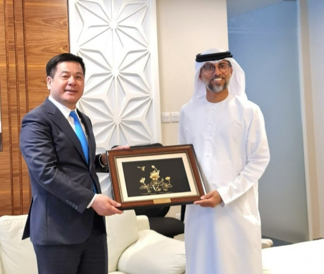 Viet Nam, UAE work towards FTA negotiations - Ảnh 1. Viet Nam, UAE work towards FTA negotiations - Ảnh 1.